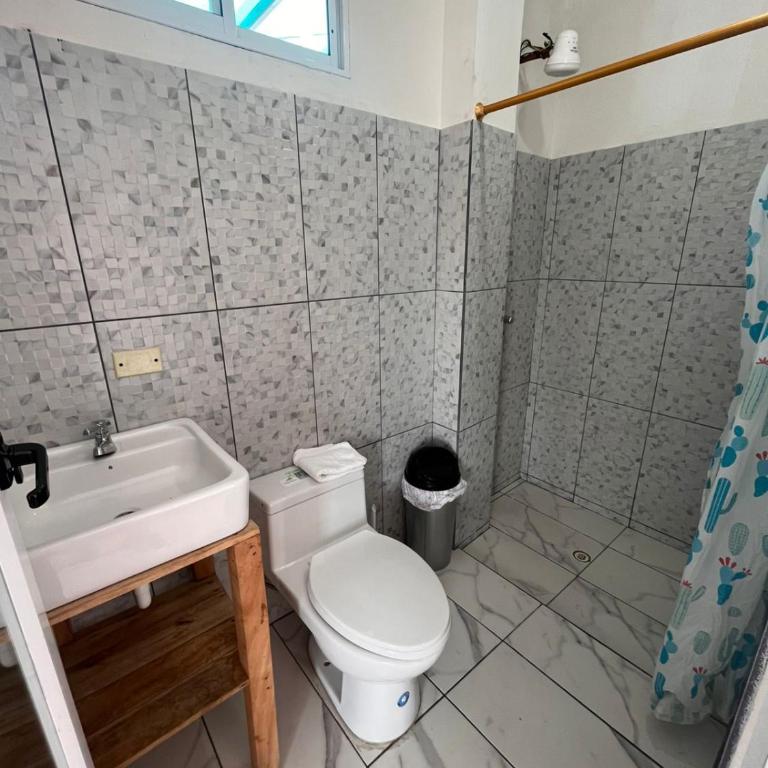 SENTO INN Hospedaje - Habitación Doble con balcón - 2 camas - 7