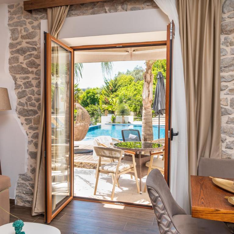 Apartments Secret Garden - Apartment with Pool View - 3