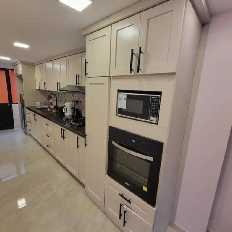Departamento con Jacuzzi y Patio - Apartamento Estándar de 3 dormitorios - 20