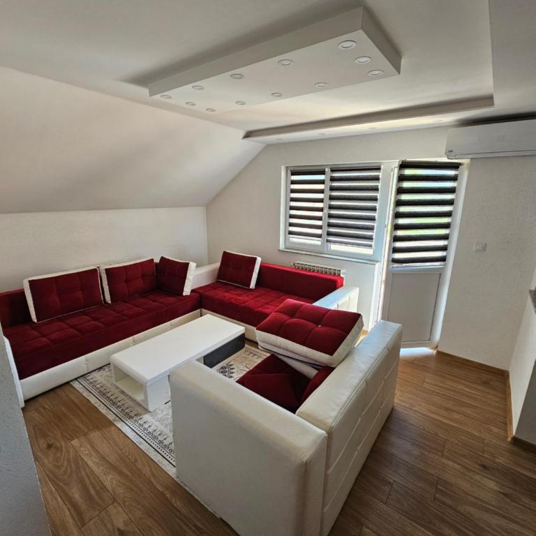 Ilidža فله مع حديقة - Villa - 12