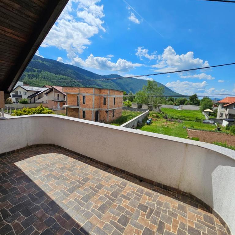 Ilidža فله مع حديقة - Villa - 8