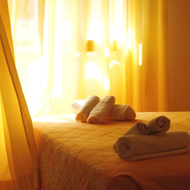 Hotel Lux - Economy Quadruple Room - 1