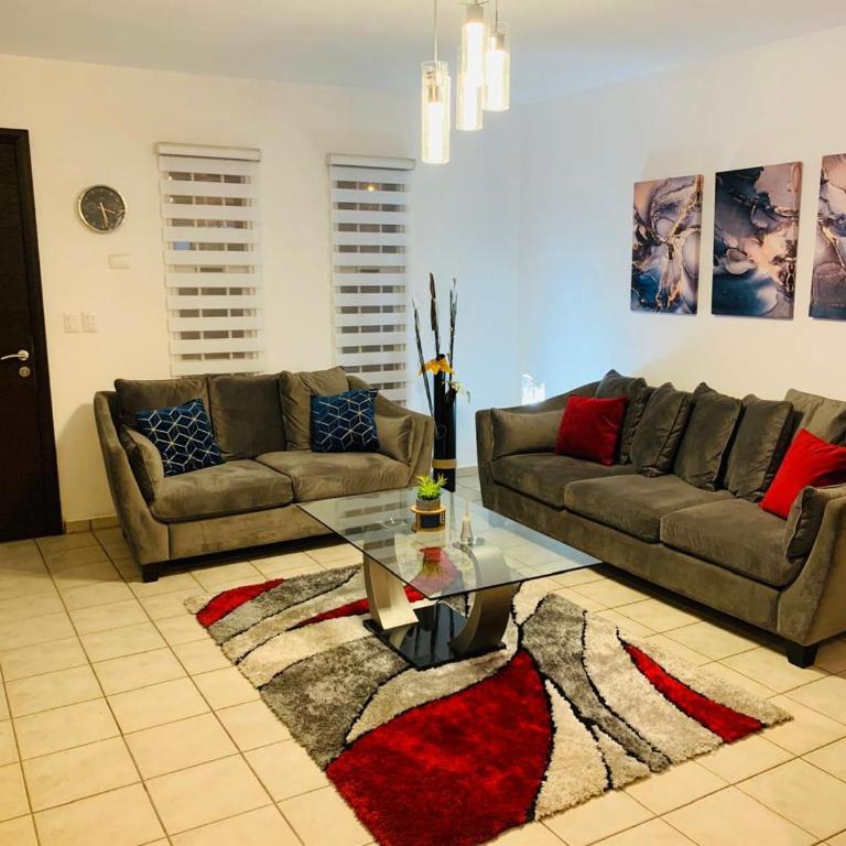 Un hogar lejos de Casa - Three-Bedroom House - 9