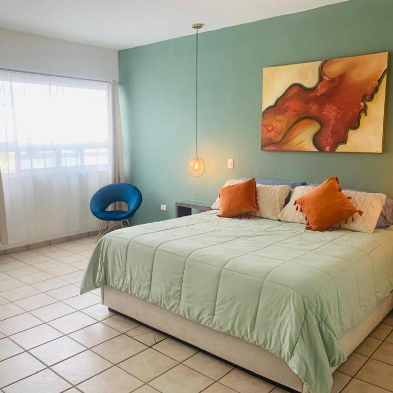 Un hogar lejos de Casa - Three-Bedroom House - 19