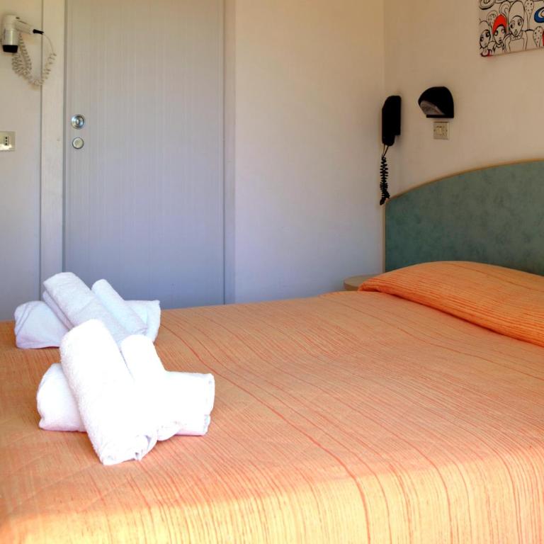 Hotel Lux - Standard Double Room - 8