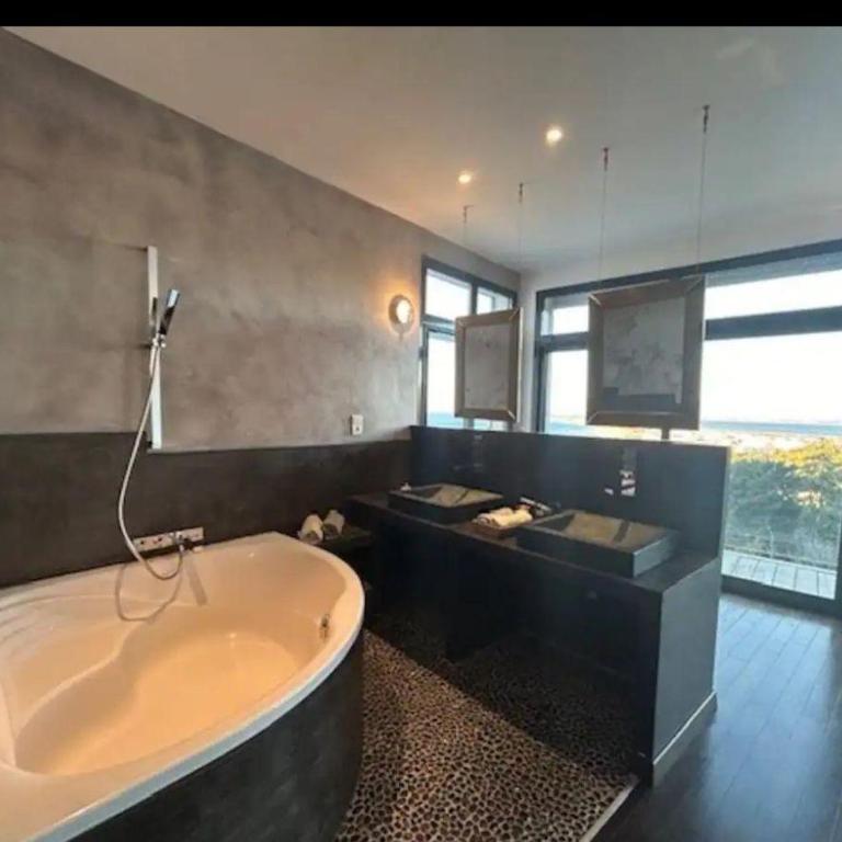 Superbe Villa sur le mont Saint Clair à Sete - Villa - 26
