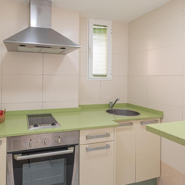 Levante Beach Apartments - One Bedroom Apartment with Terrace and Sea View 1 - 13