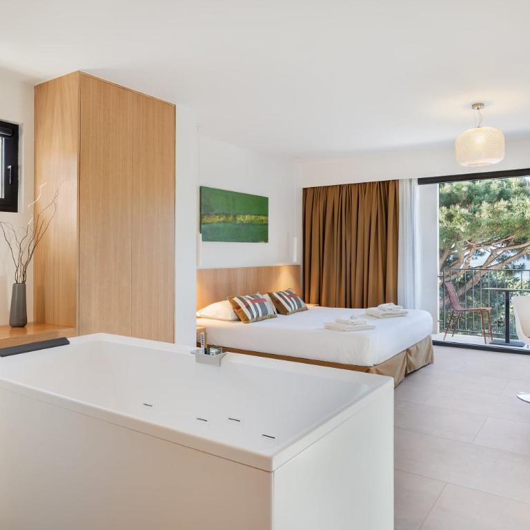 Grand Hotel Du Golfe - Spa & Restaurant - Suite Signature avec Balcon et Baignoire d’Hydromassage - 6