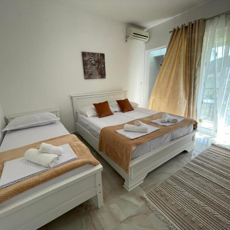 Elsa - Deluxe Triple Room with Sea View - 3