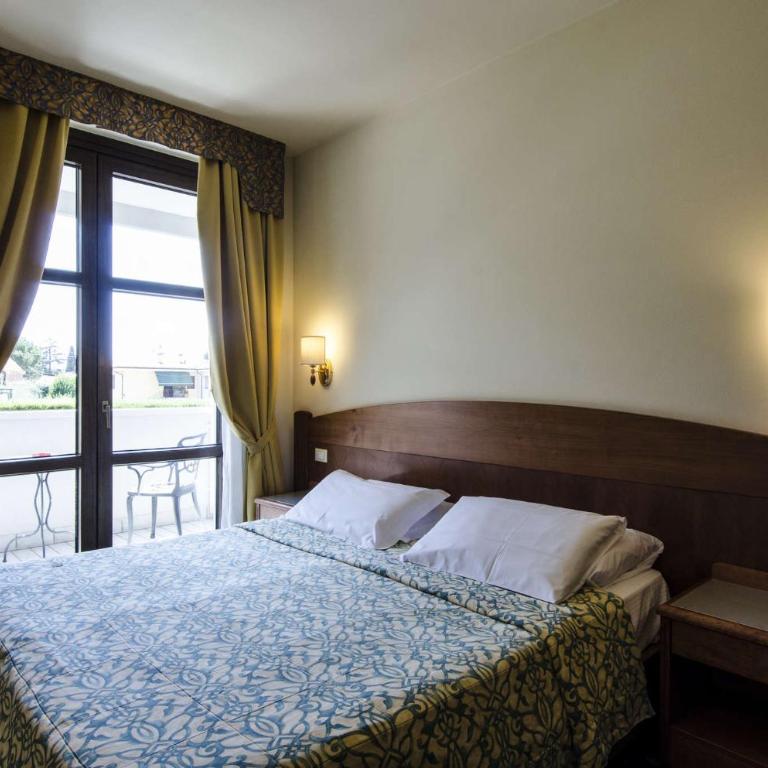 Hotel Smeraldo - Camera Superior Matrimoniale/Doppia con Letti Singoli con Vista Giardino - 3