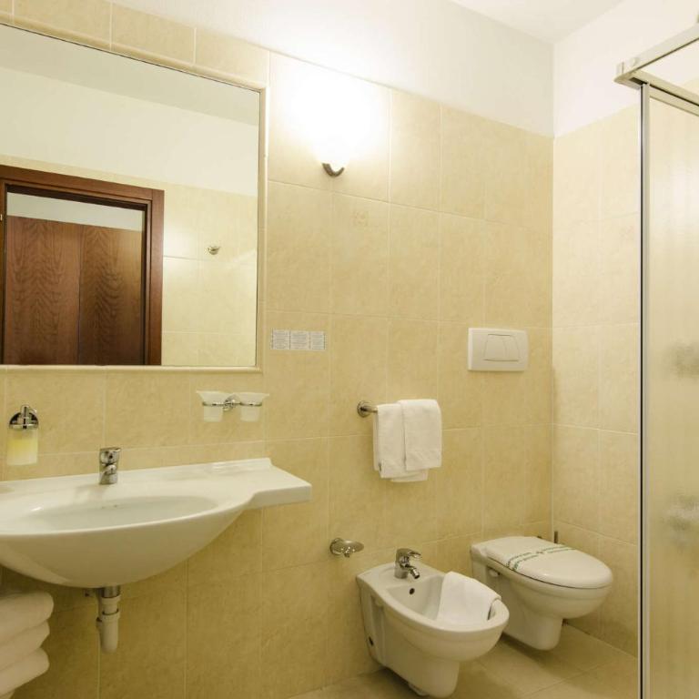 Hotel Smeraldo - Camera Superior Matrimoniale/Doppia con Letti Singoli con Vista Giardino - 5