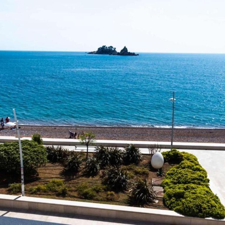 Seafront Apartments Petrovac - Deluxe One-Bedroom Apartment with Ocean View - 1