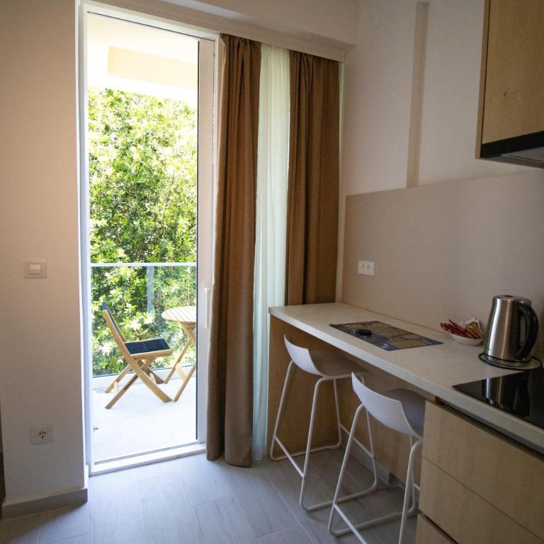 Alpesa Apartments - One-Bedroom Apartment - 5