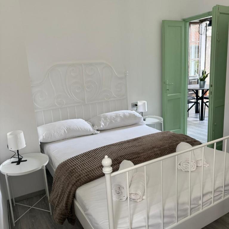 LUCE SUL LAGO - CENTRO STORICO - Lake 3min walking - Appartamento con 1 Camera da Letto - 25