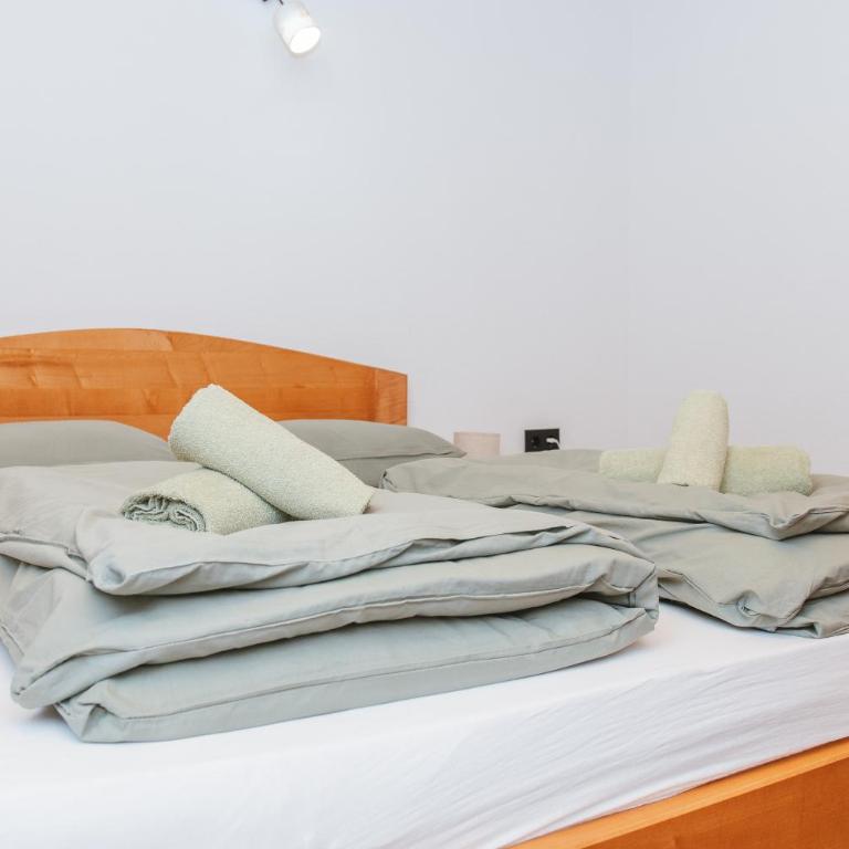 UnaSoul - Three-Bedroom House - 13