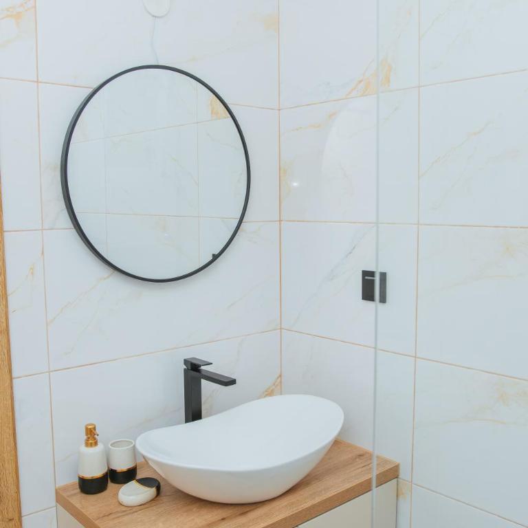 UnaSoul - Three-Bedroom House - 14