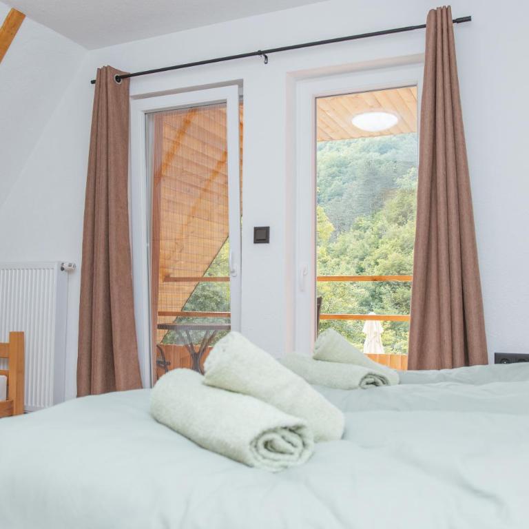 UnaSoul - Three-Bedroom House - 18
