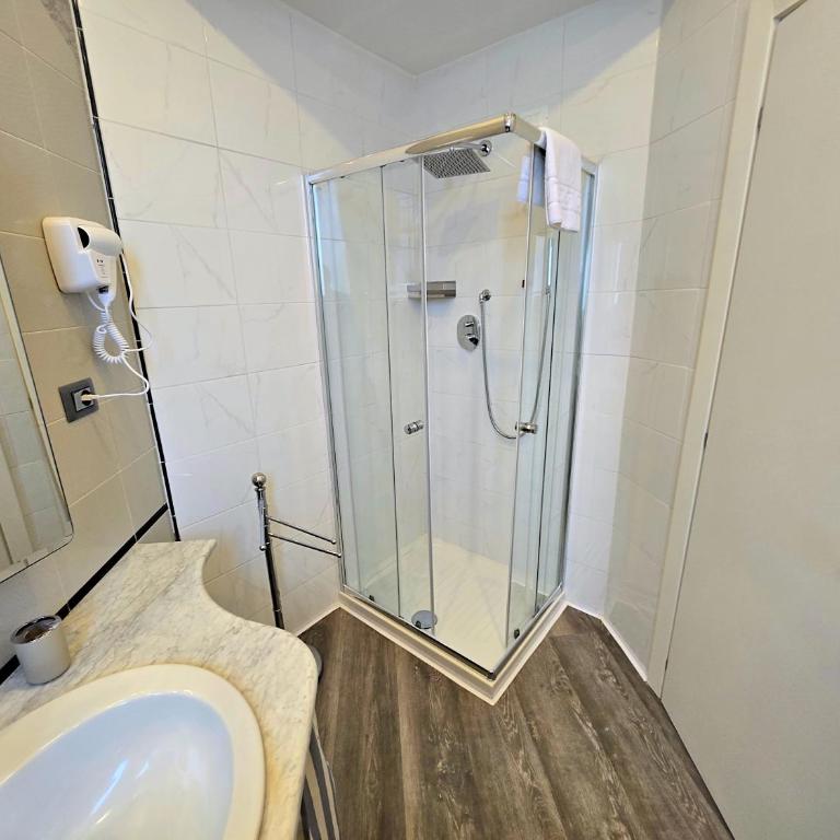 Affittacamere Guest House Happy Holiday - Double Room with Private Bathroom - 5