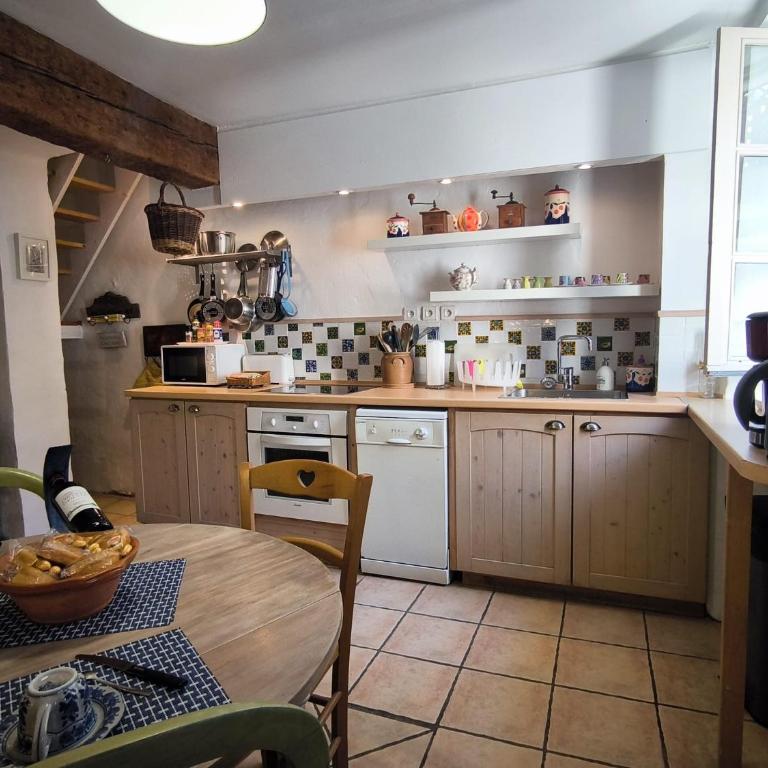 Maison des Remparts nichée sous la Cité - Two-Bedroom House - 5