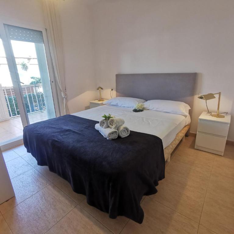 Apartamento en Platja d'Aro: A/C, Parking, a 2 Pasos de la Playa, 3 Hab, Terraza. - ES-209-12 - Apartamento - 4
