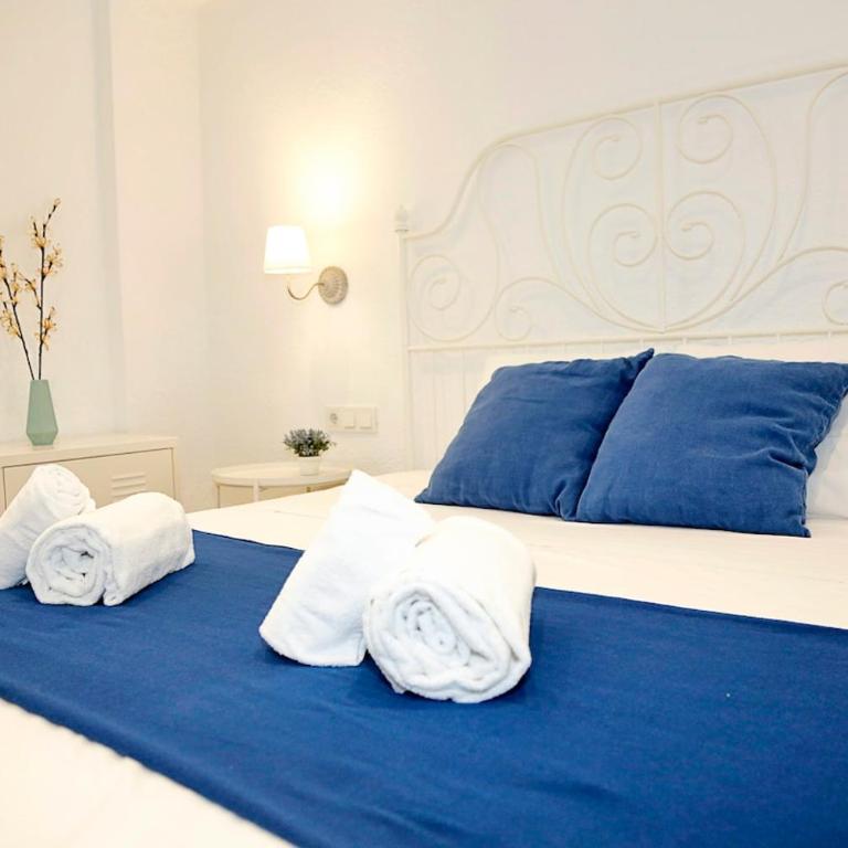 Modern Apartment in Alicante Old Town - City Center - 300mt to the beach - Three-Bedroom Apartment - 4