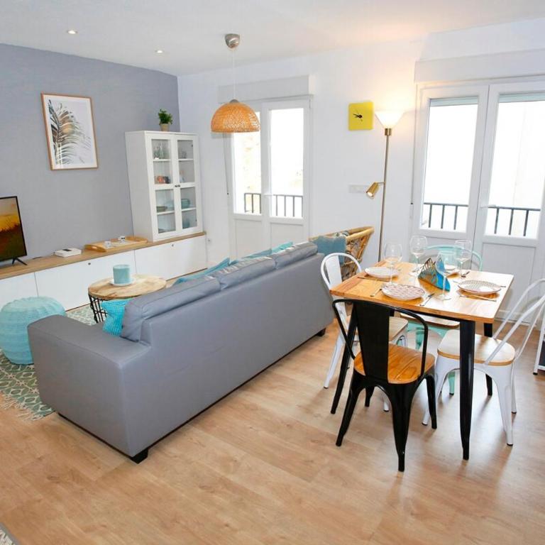 Modern Apartment in Alicante Old Town - City Center - 300mt to the beach - Three-Bedroom Apartment - 14