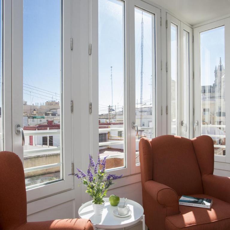 SingularStays Mar44 Terrace - Four-Bedroom Penthouse Apartment - 25
