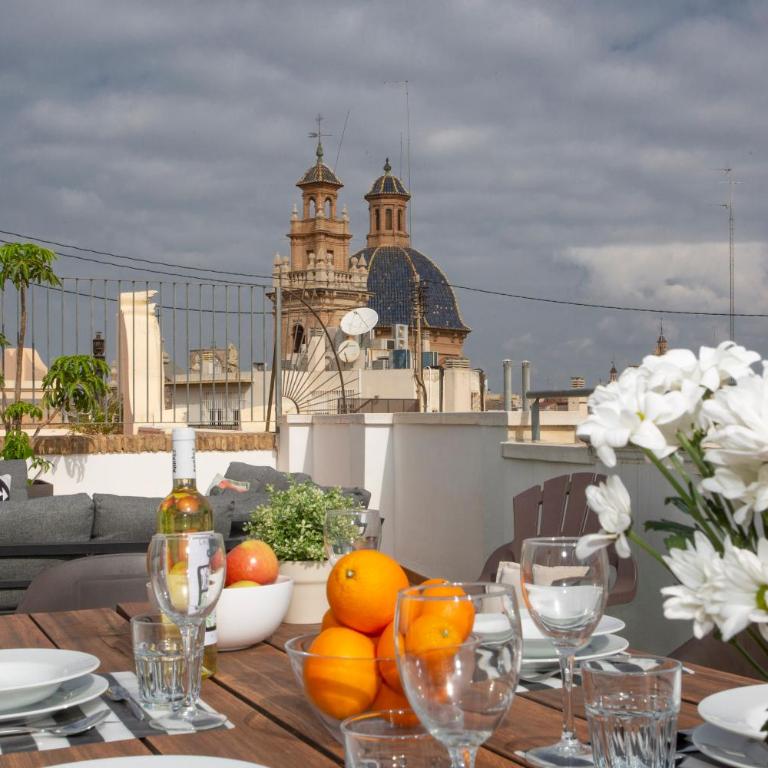 SingularStays Mar44 Terrace - Four-Bedroom Penthouse Apartment - 14