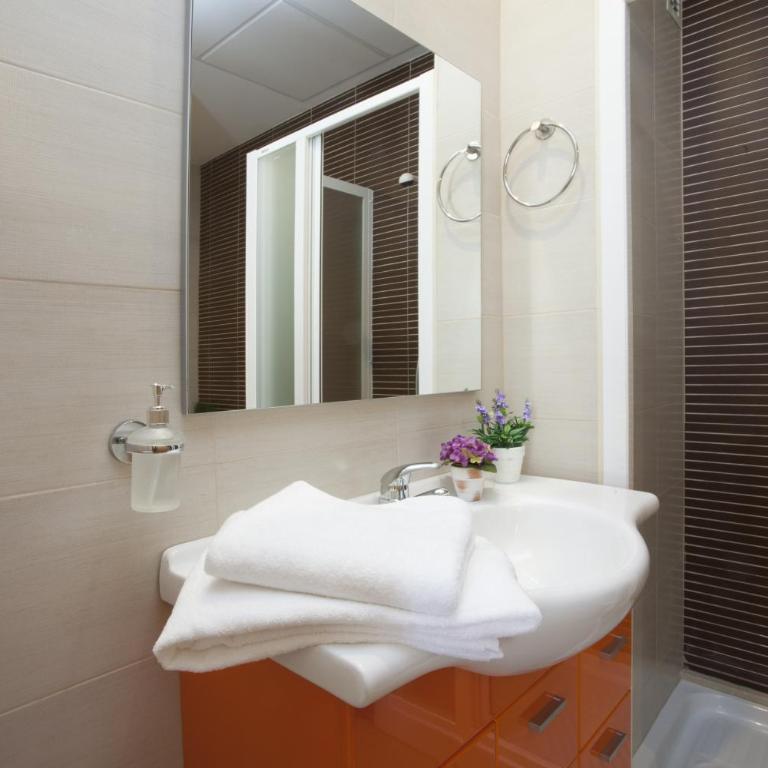 SingularStays Mar44 Terrace - Four-Bedroom Penthouse Apartment - 61