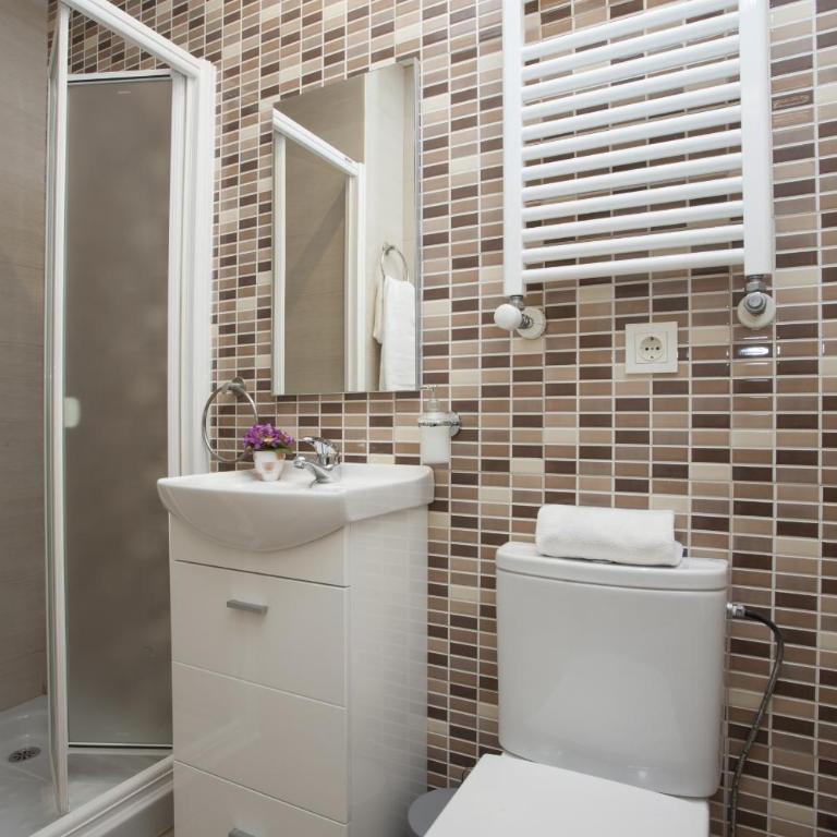 SingularStays Mar44 Terrace - Four-Bedroom Penthouse Apartment - 63