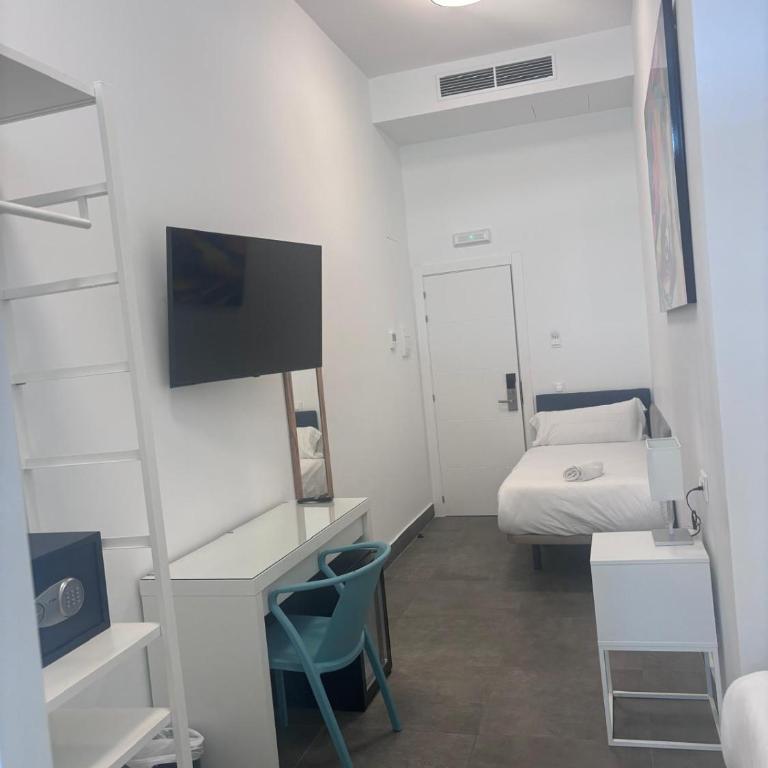 Hotel Kuve Marbella - Habitación Doble Pequeña - 4