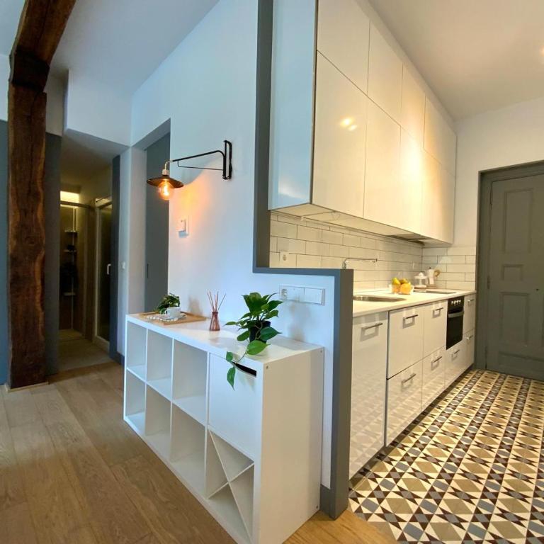 Excellent LOCATION and CHARMING by ALOHA Bilbao - Two-Bedroom Apartment - 3