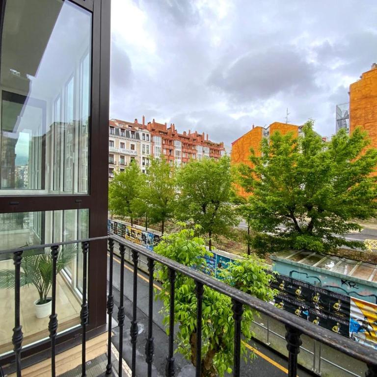 Excellent LOCATION and CHARMING by ALOHA Bilbao - Two-Bedroom Apartment - 16