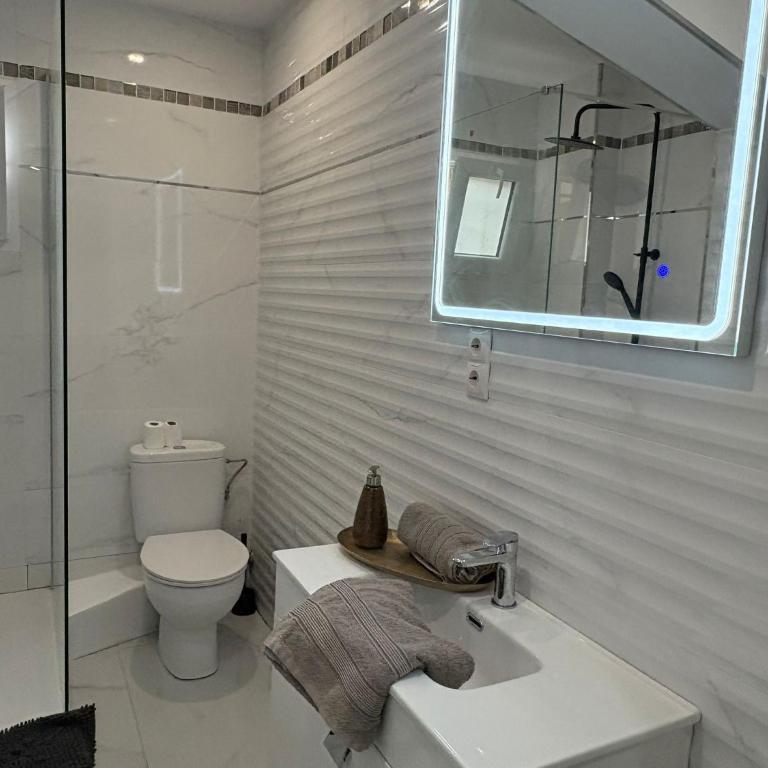 FELIPE II Apartment - Three-Bedroom Apartment with View - 6