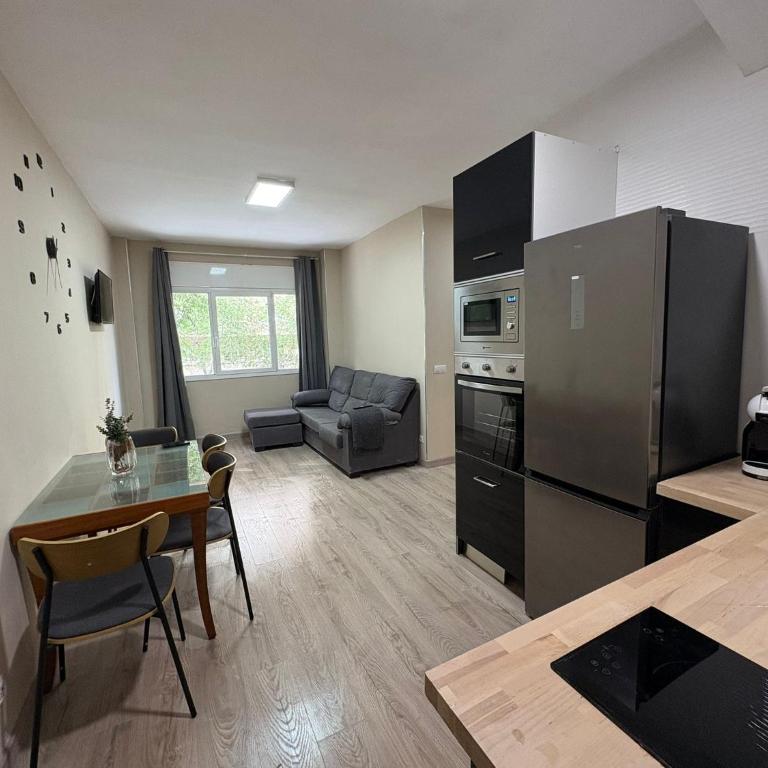 FELIPE II Apartment - Three-Bedroom Apartment with View - 8