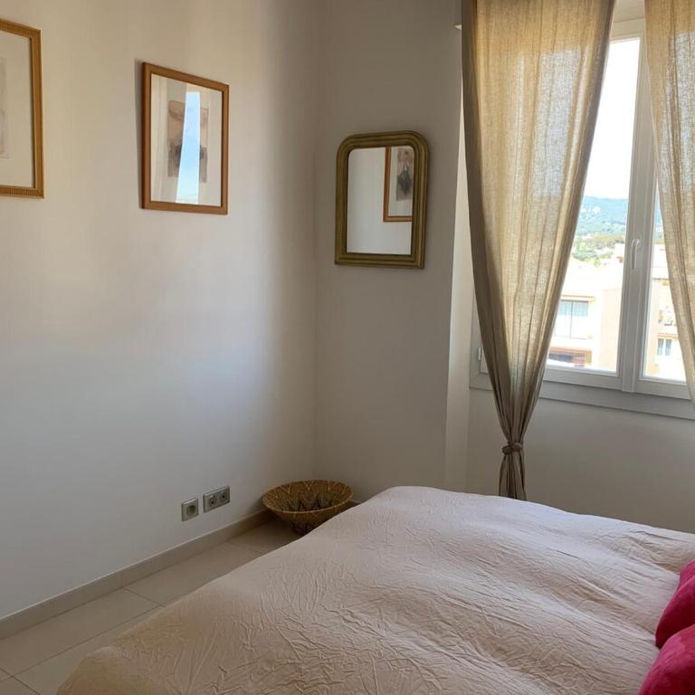 Appartement T3 Centre Vue Mer Garage Conciergerie - Two-Bedroom Apartment with Terrace and Sea View - 8