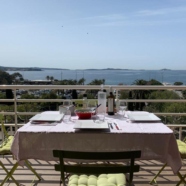 Appartement T3 Centre Vue Mer Garage Conciergerie - Two-Bedroom Apartment with Terrace and Sea View - 2