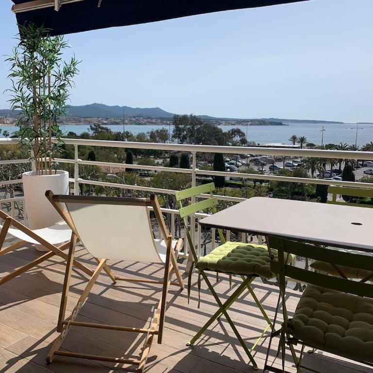 Appartement T3 Centre Vue Mer Garage Conciergerie - Two-Bedroom Apartment with Terrace and Sea View - 14