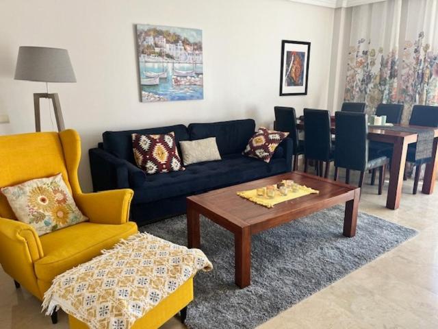 Penthouse in good location on Selwo Hills - Three-Bedroom Apartment - 1