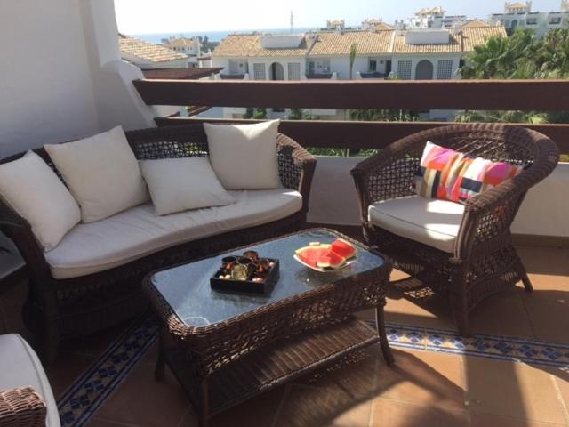 Penthouse in good location on Selwo Hills - Three-Bedroom Apartment - 8