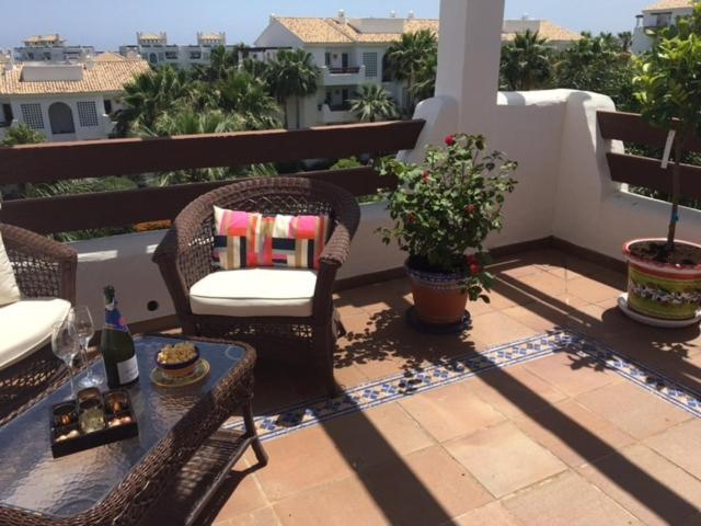 Penthouse in good location on Selwo Hills - Three-Bedroom Apartment - 18