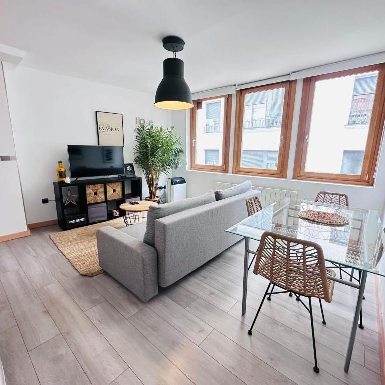 AtuaireHome Plaza Mayor III con parking Incluido - Apartamento de 1 dormitorio - 1