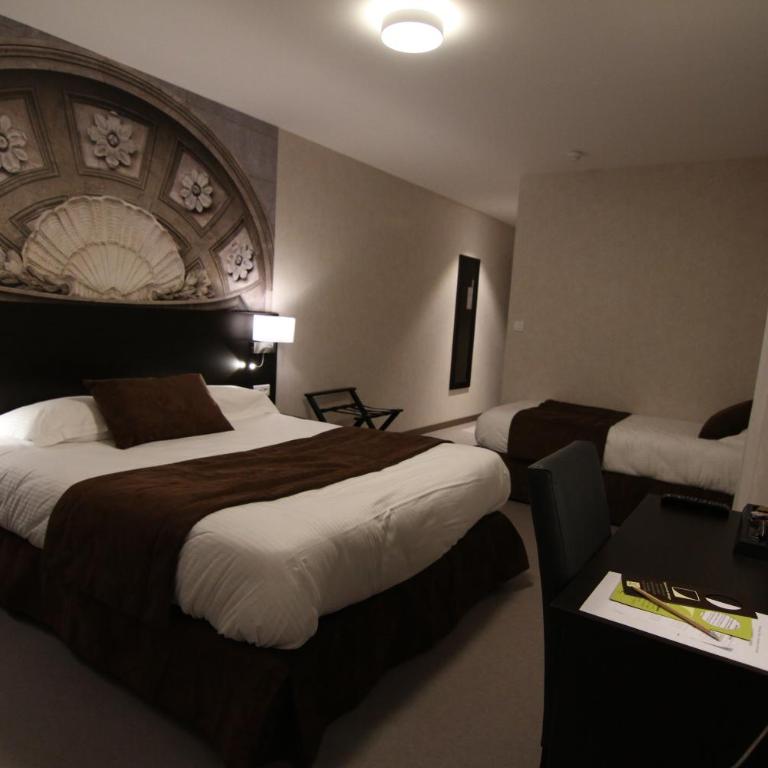 Logis Hôtel - La Chambre d'Amiens - Chambre Triple - Rez-de-Chaussée - 5