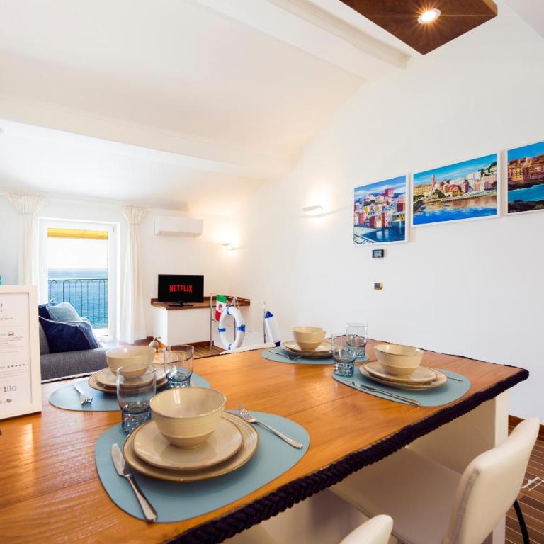 Beach | Parking | Wifi | A/C| Sea View By Tilo - One-Bedroom Apartment with Sea View and Balcony - 20