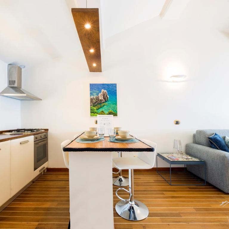 Beach | Parking | Wifi | A/C| Sea View By Tilo - One-Bedroom Apartment with Sea View and Balcony - 21