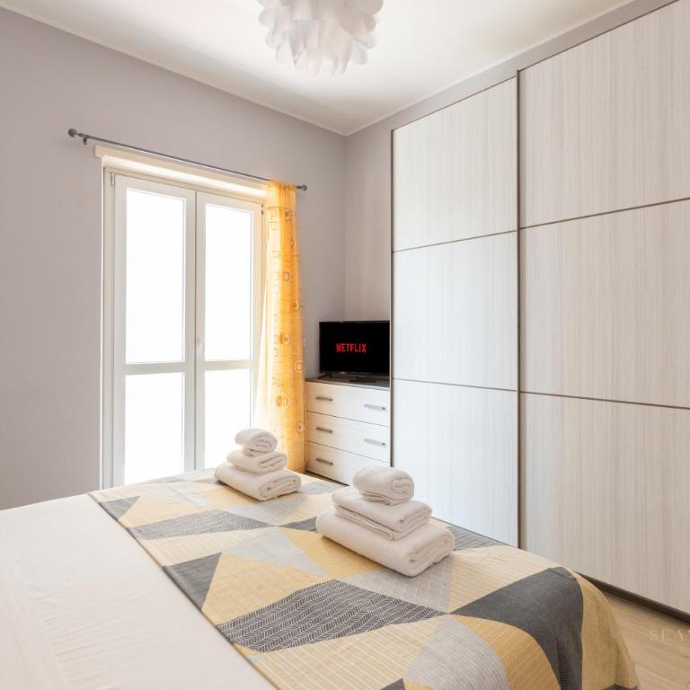 Sea View Rome Luxe Stay - 7 pax, 2 baths, 100mt from the sea, A-C, terrace - Appartamento con 2 Camere da Letto - 15