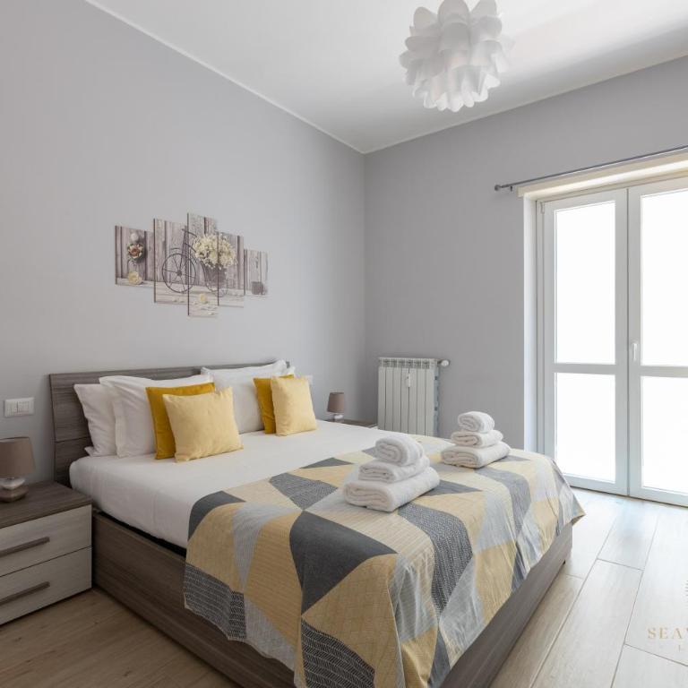 Sea View Rome Luxe Stay - 7 pax, 2 baths, 100mt from the sea, A-C, terrace - Appartamento con 2 Camere da Letto - 2