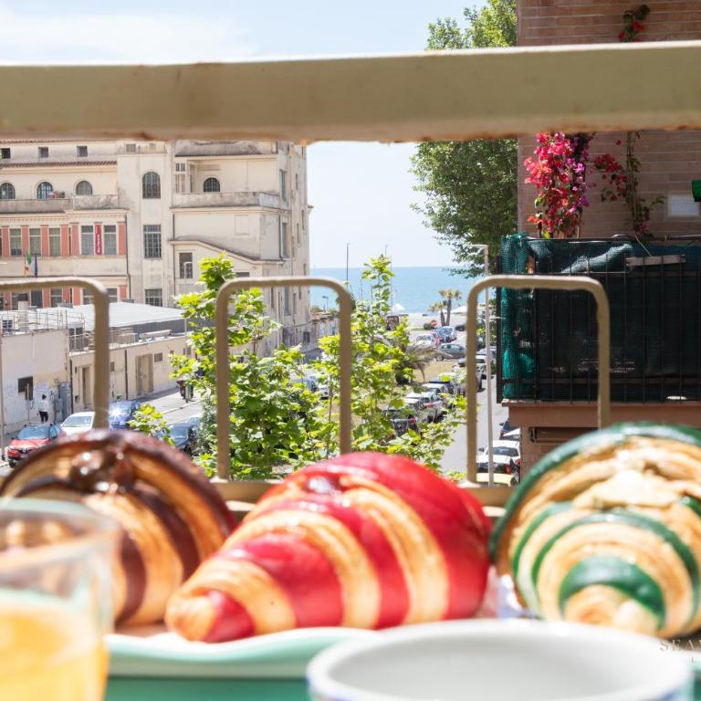 Sea View Rome Luxe Stay - 7 pax, 2 baths, 100mt from the sea, A-C, terrace - Appartamento con 2 Camere da Letto - 5