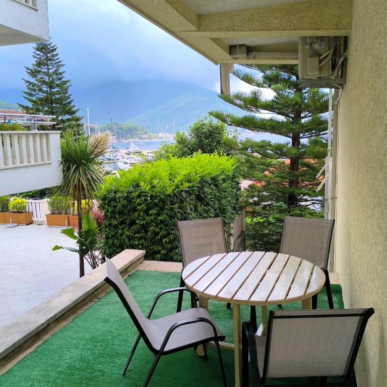 Apartments Danilo - Two-Bedroom Apartment with Bay View - 11