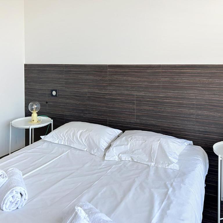La pinede Apartement equiped with air conditioning and a pool! - Apartment - 12